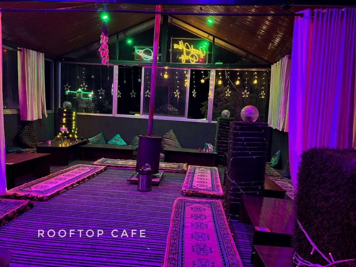 I Love Kasol Hostel & Rooftop Cafe Eksteriør bilde